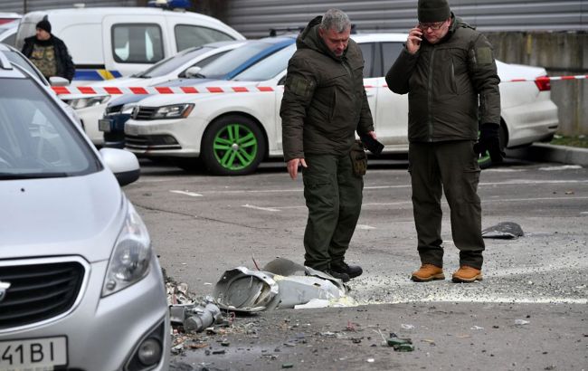 Росіяни атакували дронами автомобілі поліції у Херсонській області: троє людей поранені