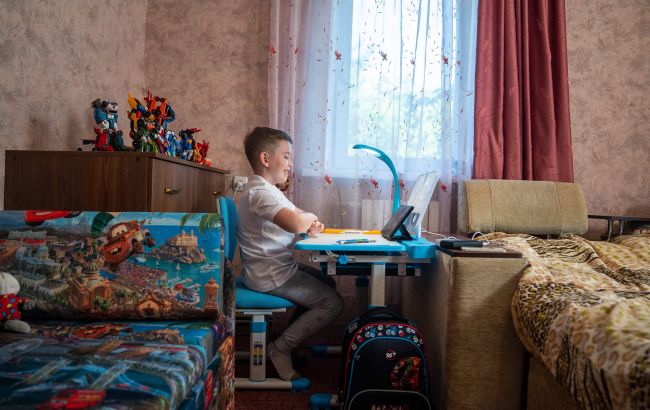 На Буковині школярів переводять на дистанційне навчання: деталі