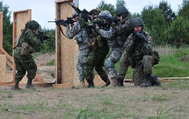 Польша и Литва проведут учения в уязвимой для нападения России зоне