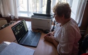 Вчителям на прифронтових територіях зберегли доплати: рішення Кабміну