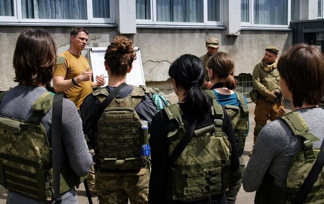 "Не чекали закону": як у Могилянці запустили військовий вишкіл для студентів і чому їх вчать