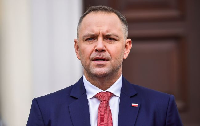 Навроцький і Туск публічно посперечались через території