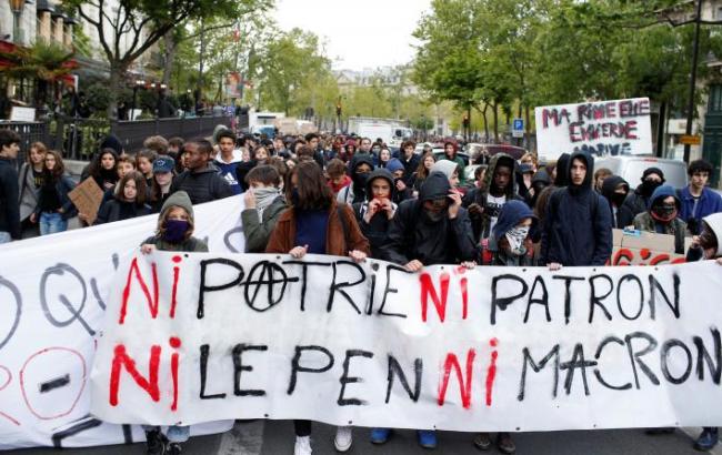 У Парижі під час студентських протестів відбулися сутички з поліцією