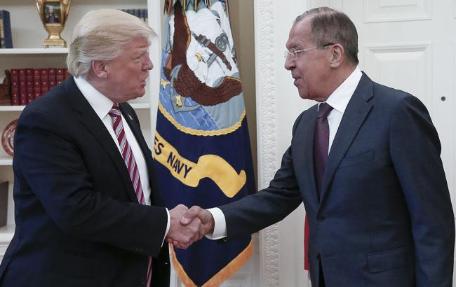 РФ скрыла от США, что присутствовавший на встрече с Трампом фотограф Лаврова работает в СМИ