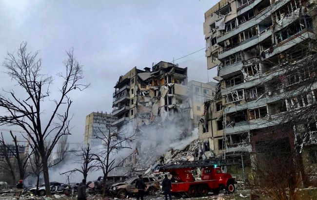 Удар по будинку в Дніпрі: 15 людей врятували, багато поранених