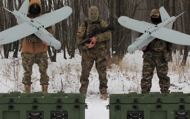 Поселились "аисты": одесским разведчикам передали украинские БПЛА (фото)