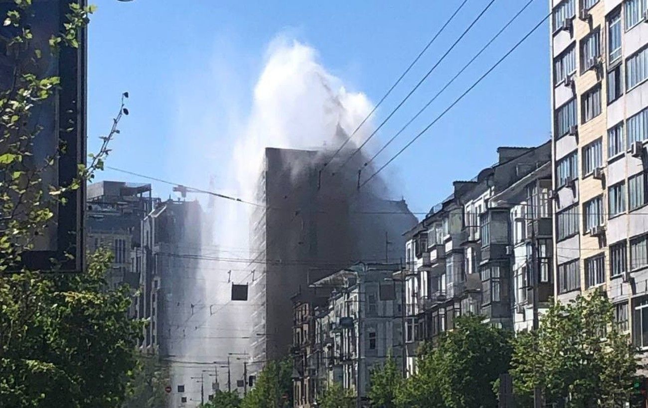 Прорыв водопровода в Киеве 6 мая | РБК Украина