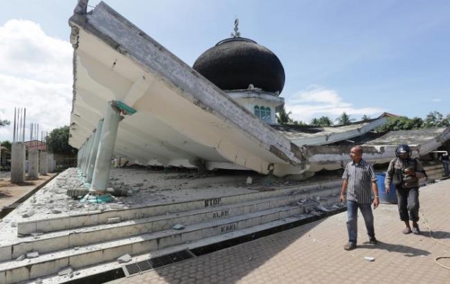 Число загиблих в результаті землетрусу в Індонезії зросло до 52 осіб