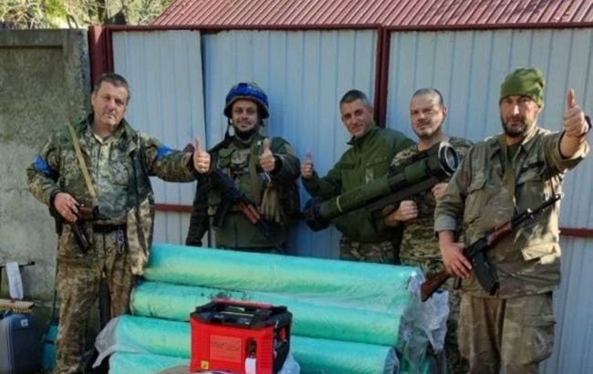 ФК "Динамо" передало партию помощи одной из военных частей ВСУ
