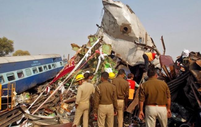 Железнодорожная катастрофа в Индии: число жертв превысило 130