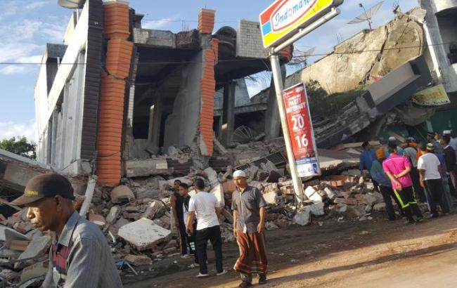 Кількість жертв землетрусу в Індонезії збільшилася до 92 осіб