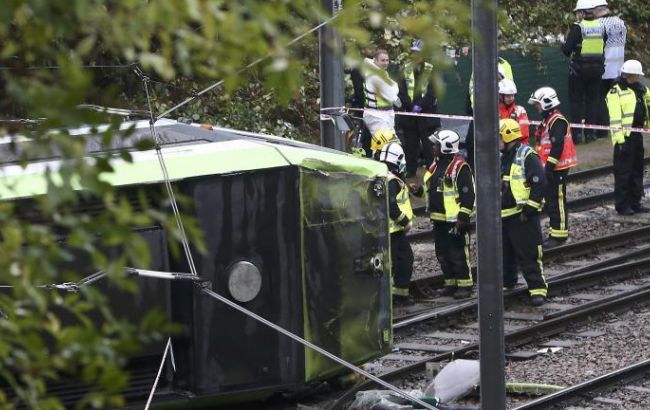 В Лондоне перевернулся трамвай, есть жертвы