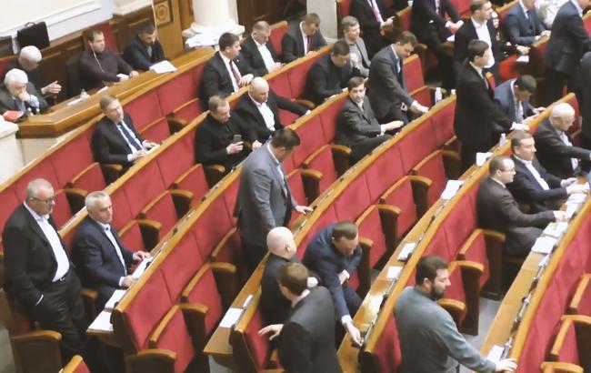 "Давай, Антон": как нардеп голосовал сразу за шестерых коллег (видео)