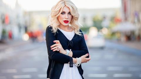 "Мімішна борода вийшла" травесті-діва Монро зробила макіяж відомому ведучому (відео)