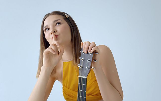 Зірка Х-Фактора показала ніжний і романтичний світ у новому відео