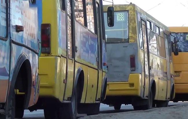 Одесити скаржаться на маршрутників, які вимагають гроші у пільговиків