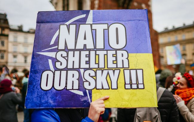 Почему НАТО не хочет закрывать небо над Украиной: объяснения дипломата