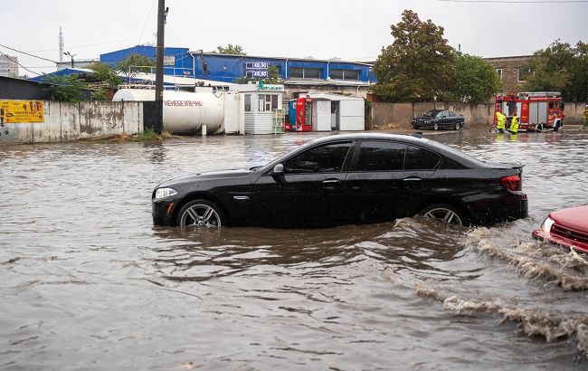 Ливень в Одессе фактически полностью затопил город, - ГСЧС