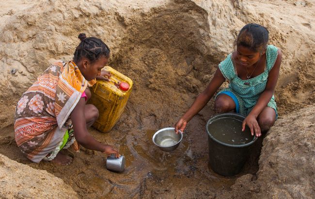 Люди їдять кактуси та сарану: Мадагаскар на межі голоду через зміни клімату