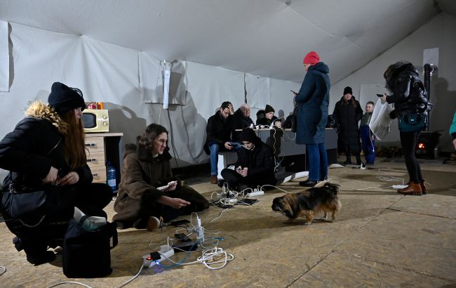 Жесткие графики в областях, Киев - на аварийных: как отключают свет в Украине