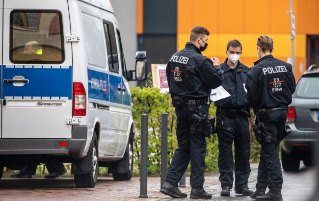 В Берлине автомобиль въехал в группу школьников. Один человек погиб, еще 14 ранены