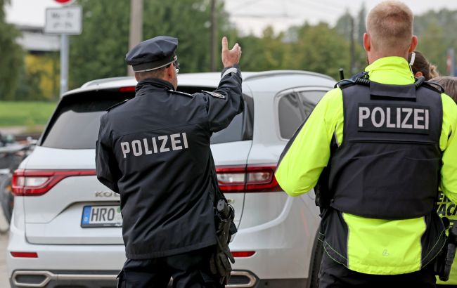 У Німеччині перекинувся автобус зі школярами, постраждали майже 30 людей