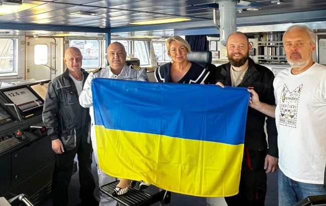 Український криголам "Ноосфера" розпочав найбільш "міжнародний" антарктичний сезон (фото)