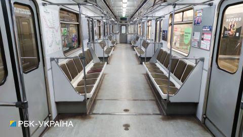 У метро Києва після збою можна знову сплачувати за проїзд карткою