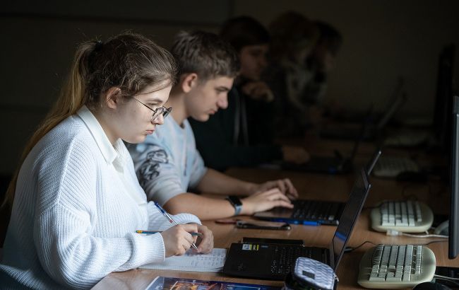 Діти захисників України зможуть безплатно навчатись IT у приватних школах: як подати заявку