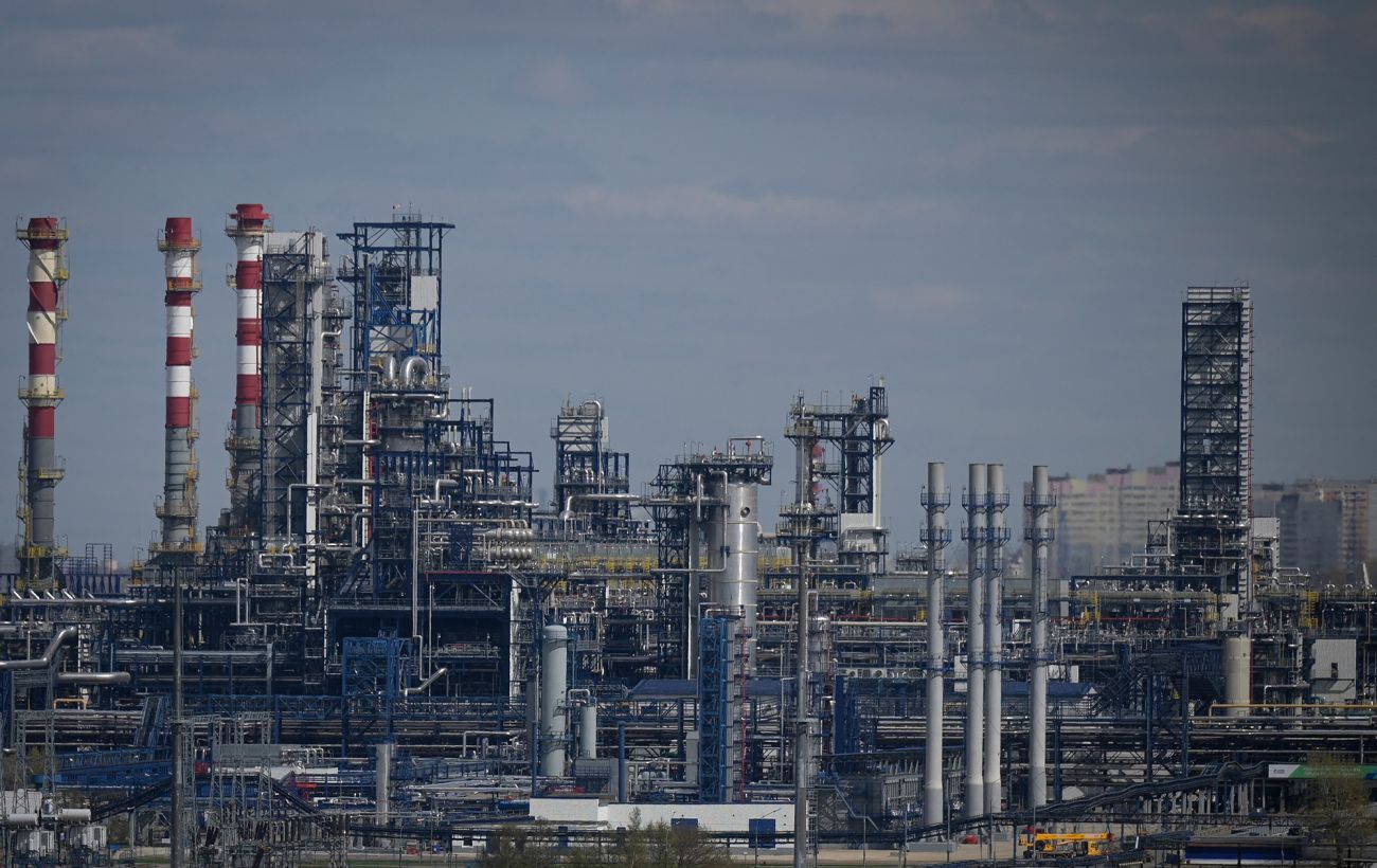 Росія втратила чверть нафтопереробних потужностей через атаки дронів, - Reuters