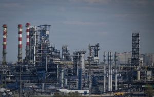 Генштаб показав фото наслідків удару по Московському НПЗ, завод паралізовано