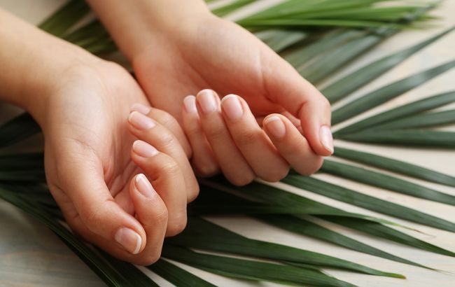 11 признаков на ногтях, что нужно немедленно обратиться к врачу