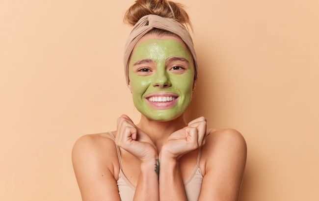 Як виглядати молодше: дешевий щоденний спосіб догляду за шкірою