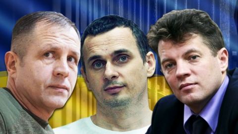 Самолет с освобожденными пленными летит в Украину