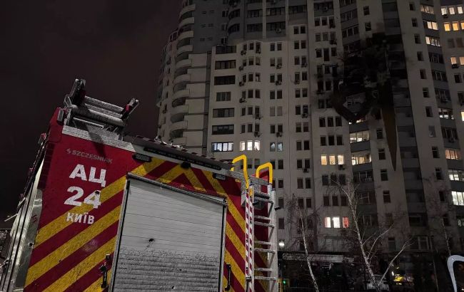 Боровся за життя 18 днів: у Києві помер рятувальник, поранений повторним ударом РФ