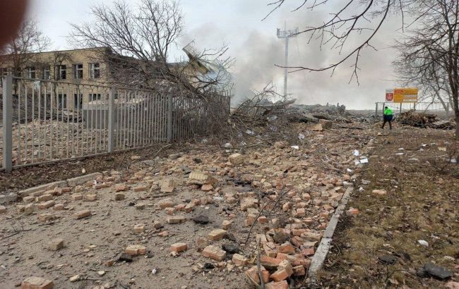 СБУ затримала 3 осіб за підозрою у коригуванні ракетних ударів біля Жмеринки та Козятина