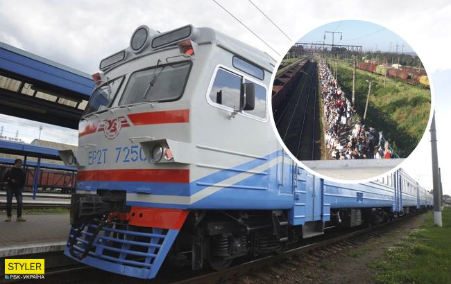 Під Одесою на вокзалі показали гігантську чергу: "дорога життя" (фото)