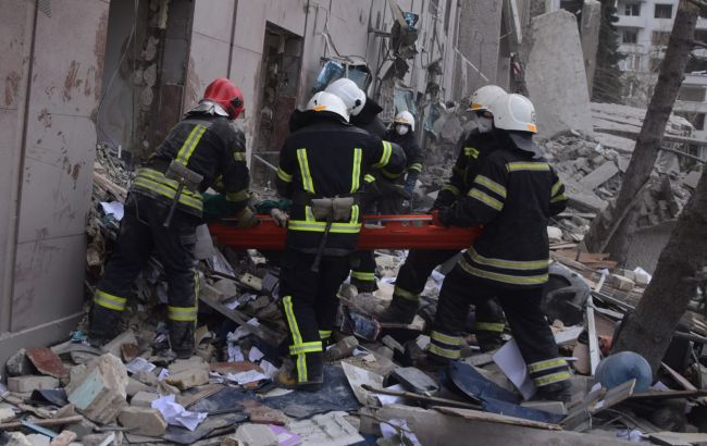 Обстрел здания ОГА в Николаеве. Число погибших возросло до 9 человек