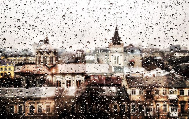 Внезапный залповый ливень затопил улицы Одессы: непогода готовит новый "сюрприз"
