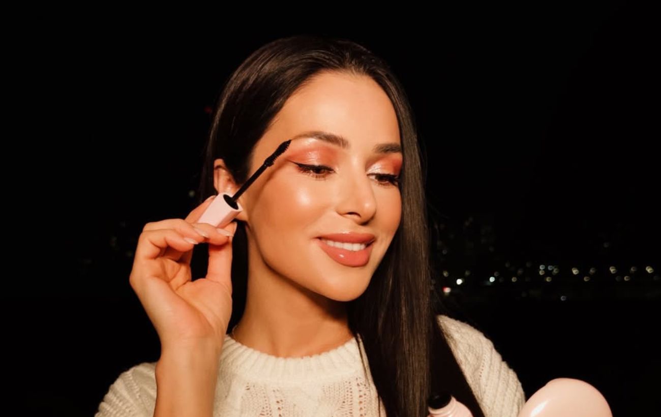 Яскраві стрілки, як у Злати Огнєвіч: трендовий макіяж на 8 березня