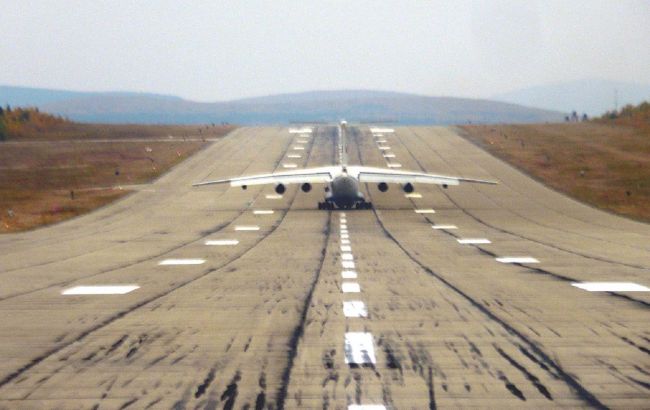 Як виглядає російський аеродром Оленья, з якого злітають літаки з ракетами бомбити Україну