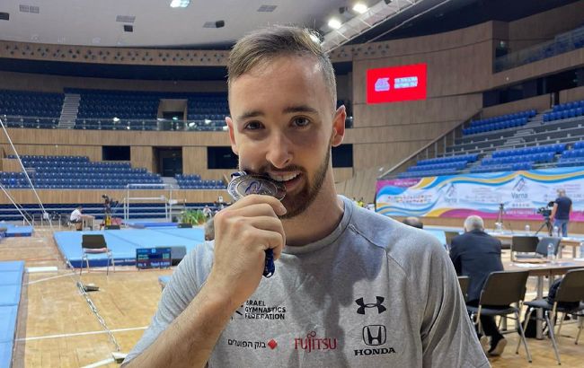 Гімнаст з Дніпра взяв "золото" Олімпіади 2020: що про нього відомо