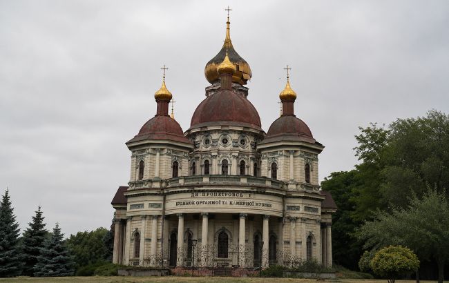 У Дніпрі атака РФ пошкодила Будинок органної музики та унікальний інструмент (фото, відео)