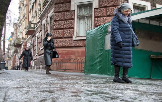 Синоптики предупреждают о гололедице на дорогах Киева 30 марта