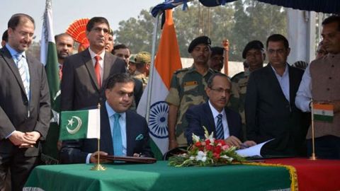 Индия и Пакистан открыли границы для паломников