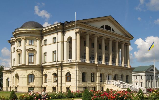 Роскошный дворец последнего гетмана: что посмотреть туристам в Батурине