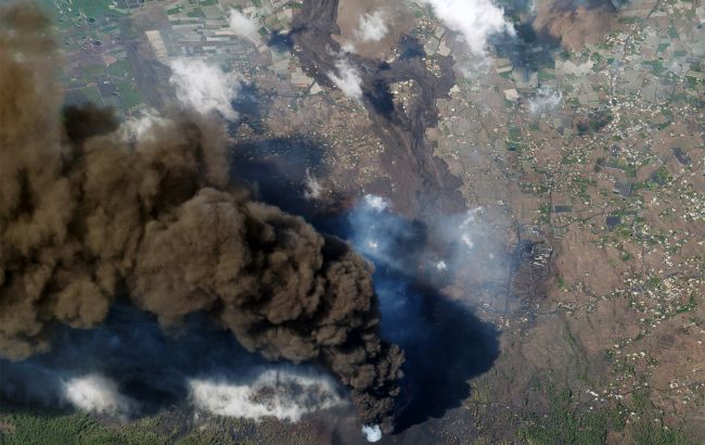 Виверження вулкана на Пальмі. Токсичний газ досяг України: чи є загроза для населення