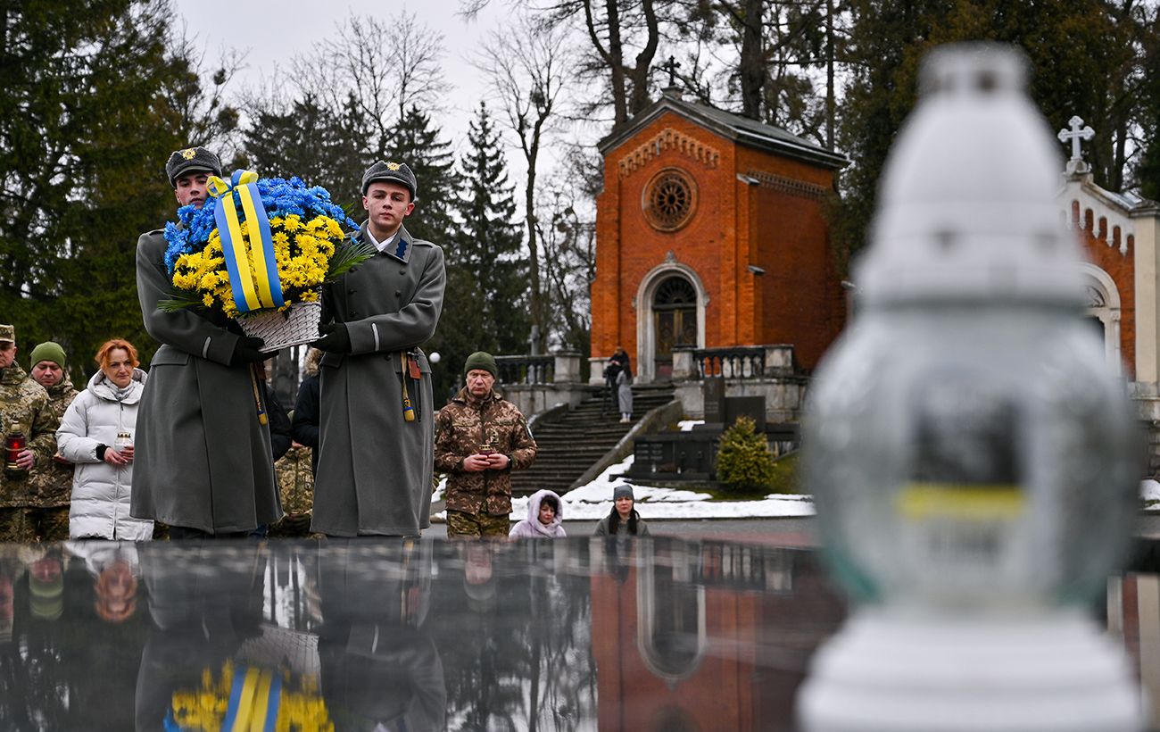 День пам'яті Героїв Крут: чим важлива ця дата і куди сьогодні покласти квіти