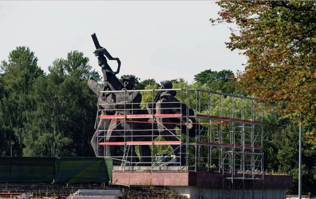У Латвії "зник" радянський пам'ятник, який повинні були знести