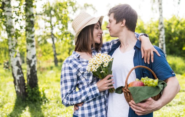 Одиночество отступает: кому из знаков Зодиака скоро повезет в любви